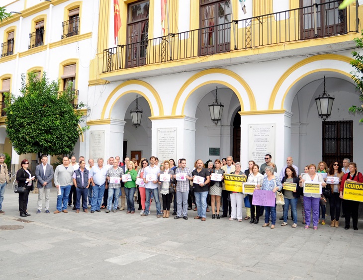 Minuto de silencio por las tres últimas víctimas de violencia machista