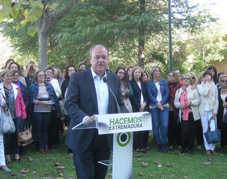 Monago anuncia la creación de un Estatuto de Mujeres Rurales que garantice “la formación y el empleo”