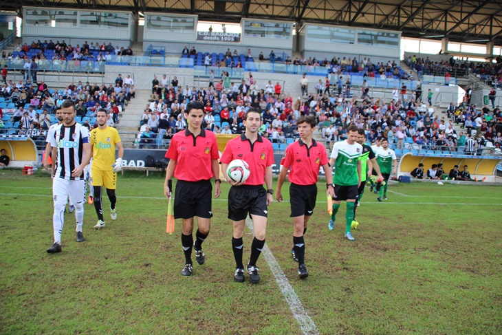 Imágenes de la victoria del Club Deportivo Badajoz sobre el Moralo