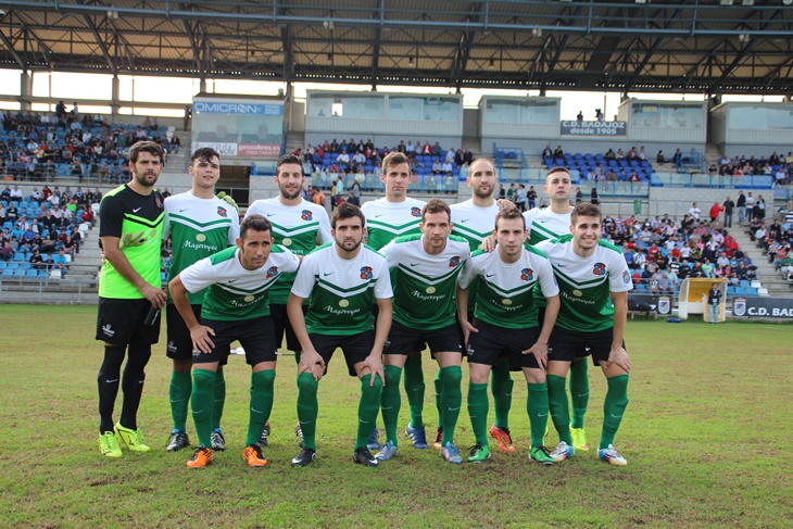 Imágenes de la victoria del Club Deportivo Badajoz sobre el Moralo