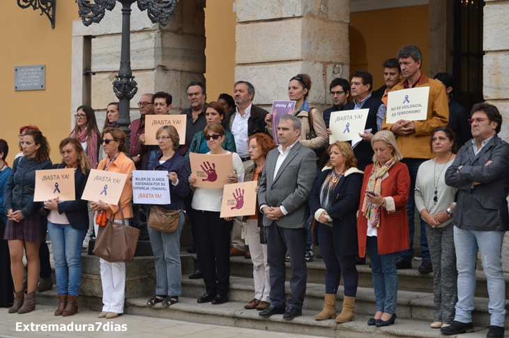 Minuto de silencio por otra víctima de violencia de género
