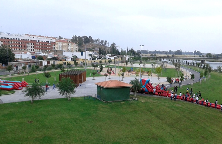 Celebrada en Badajoz la 1ª carrera de obstáculos hinchables de Europa