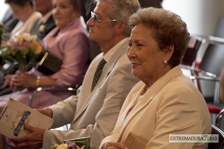 19 parejas celebran sus bodas de oro en Badajoz