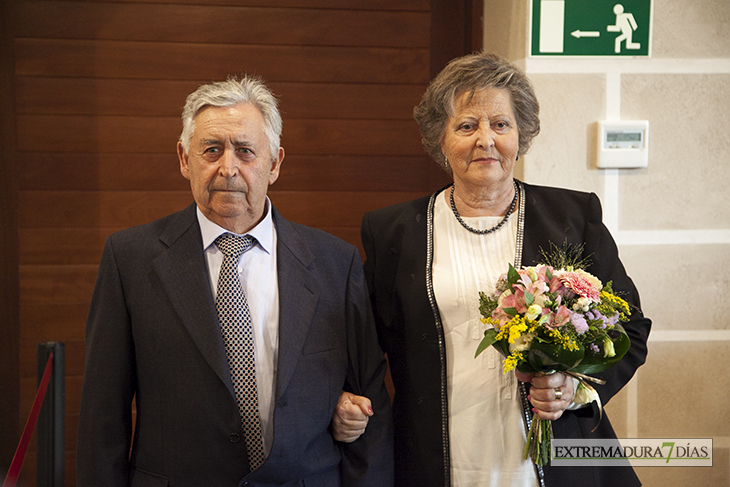 19 parejas celebran sus bodas de oro en Badajoz