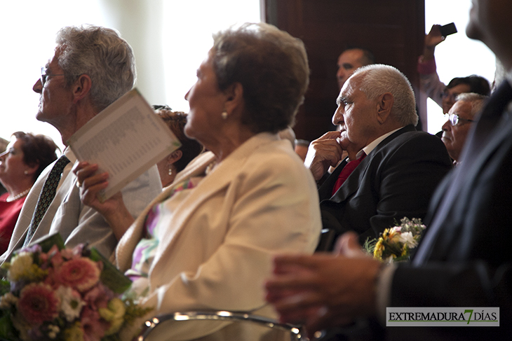 19 parejas celebran sus bodas de oro en Badajoz