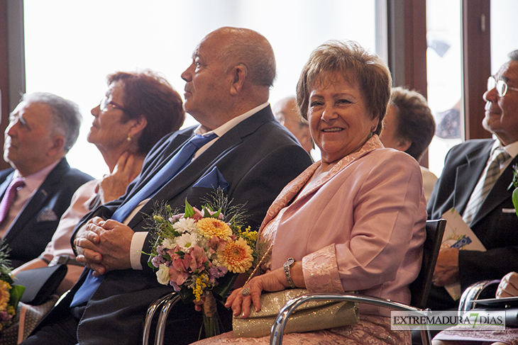 19 parejas celebran sus bodas de oro en Badajoz