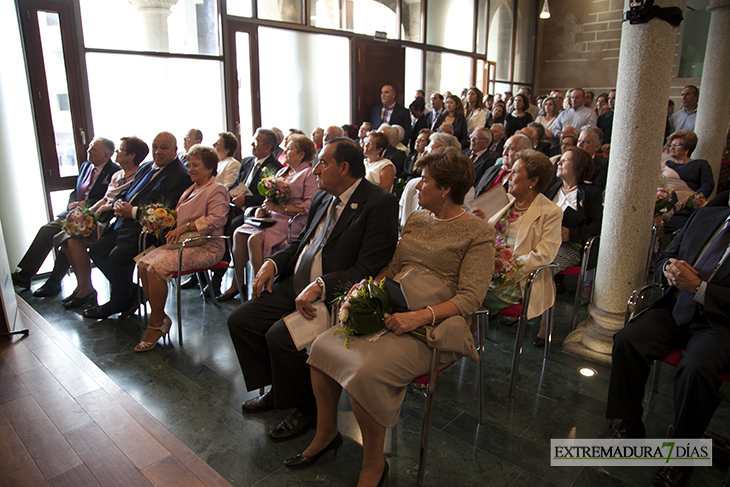 19 parejas celebran sus bodas de oro en Badajoz