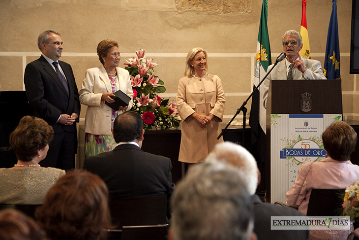 19 parejas celebran sus bodas de oro en Badajoz