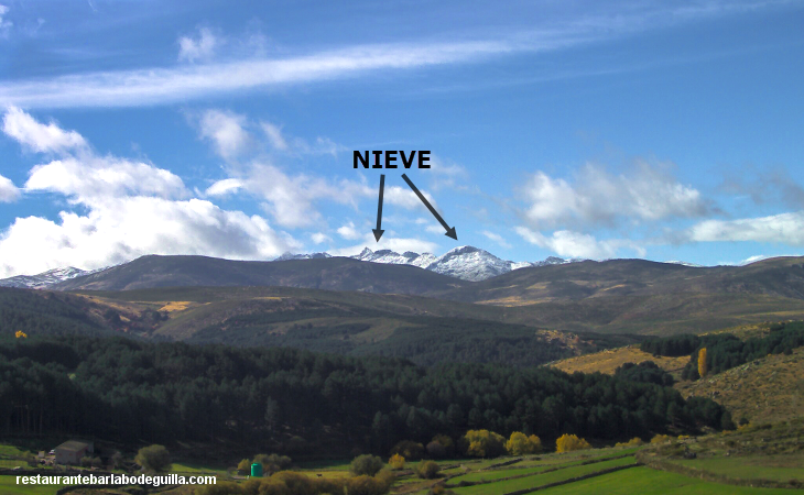 Caen las primeras nieves de la temporada en la Sierra de Gredos