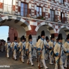 Retreta militar por el casco antiguo con motivo de la Fiesta Nacional