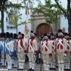 Retreta militar por el casco antiguo con motivo de la Fiesta Nacional