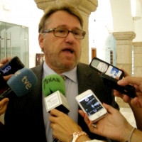 Navarro destaca la importancia de las “infraestructuras” mientras que Del Moral critica su “paralización”