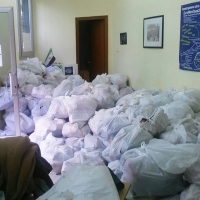 Campamento Dignidad reparte casi 15 toneladas de alimentos entre los más necesitados