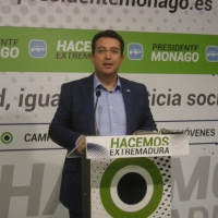 Manzano tacha a Vara de “impostor” y le acusa de “estar destruyendo Extremadura”