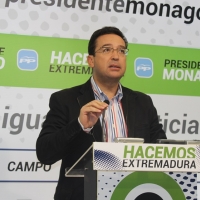 Manzano: “Fernández Vara quiere volver a la Extremadura de las subvenciones”