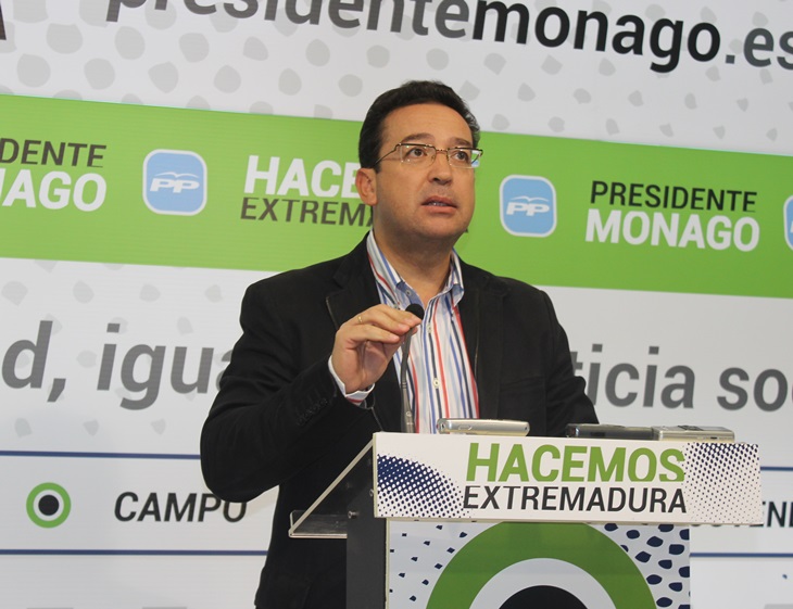 Manzano: “Fernández Vara quiere volver a la Extremadura de las subvenciones”