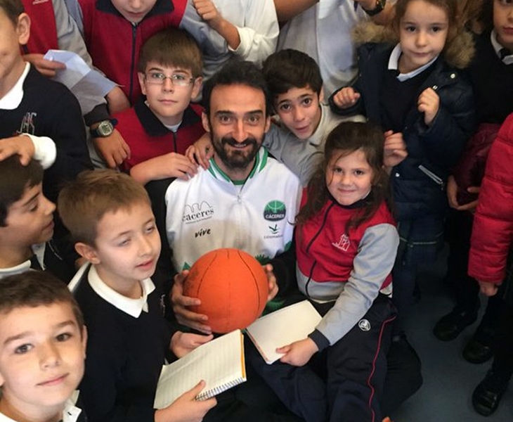 El Cáceres Patrimonio se da un baño de masas en el Sagrado Corazón