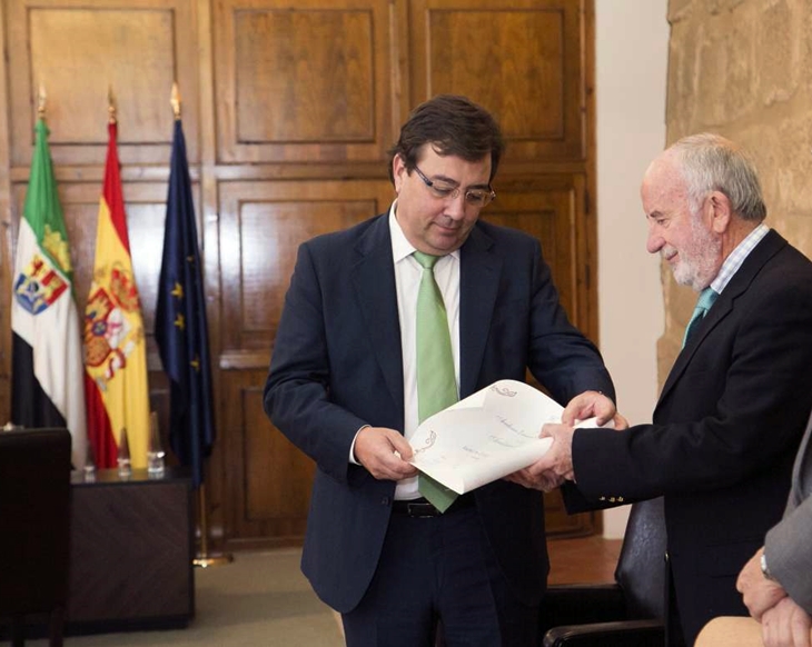 Vara recibe la Medalla de la Academia Extremeña de Gastronomía