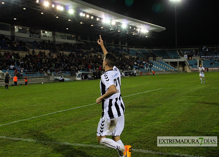 El Club Deportivo a Badajoz vuelve a casa con victoria