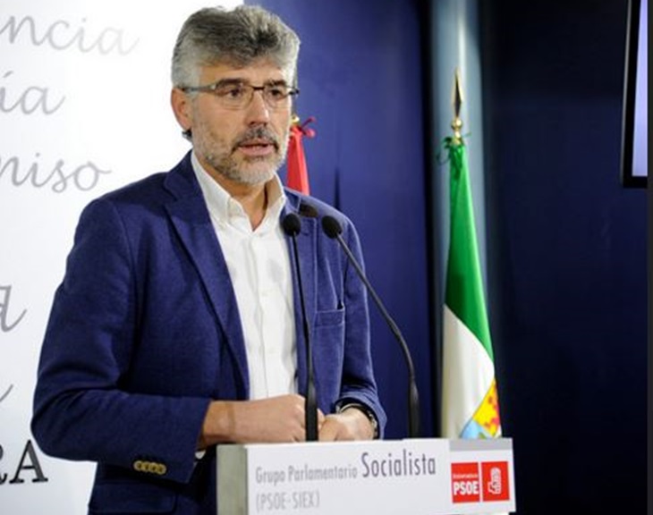 PSOE exige al PP que pida perdón a los extremeños “por dejar la región en banca rota”