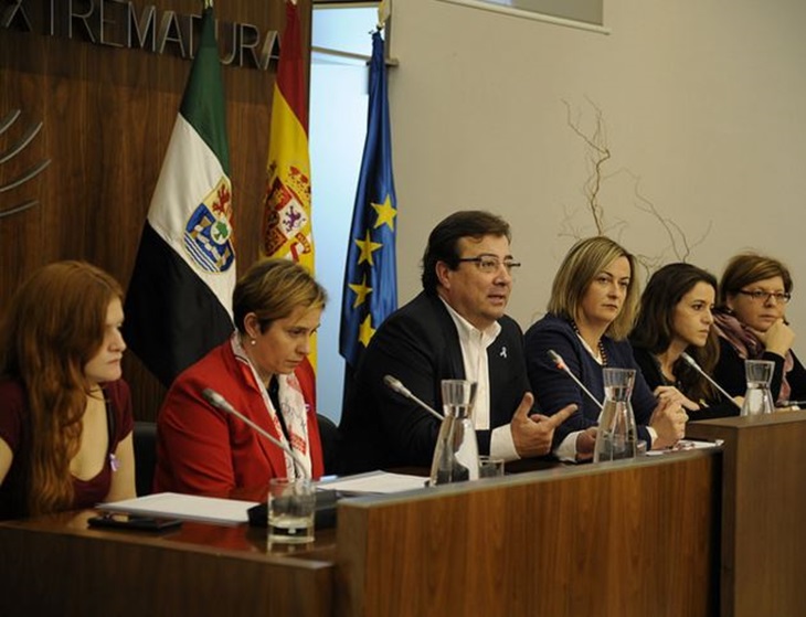 La Asamblea aboga por un gran pacto que dé respuesta a las víctimas de violencia de género