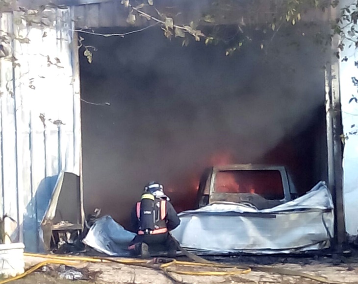 Se incendia un chalet a las afueras de Badajoz