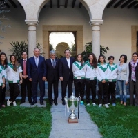 El presidente recibe a las campeonas nacionales de fútbol playa