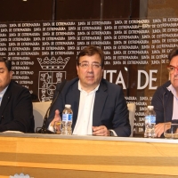 Junta y agentes sociales firman el acuerdo contra la exclusión social