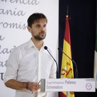 Podemos critica que tanto PSOE como PP defiendan los privilegios políticos