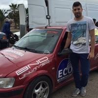 Jonathan Vázquez se acerca al título regional tras su victoria en el Slalom de Don Benito