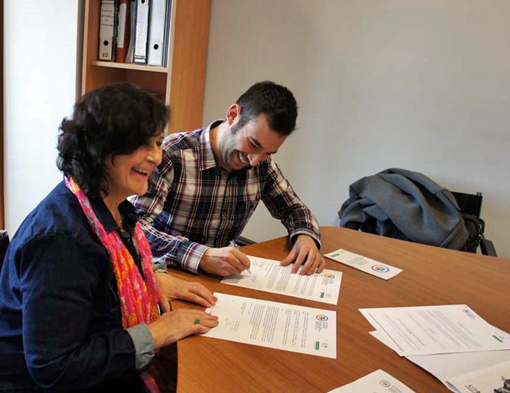 El Instituto de la Juventud y AEXPAINBA firman un convenio de colaboración