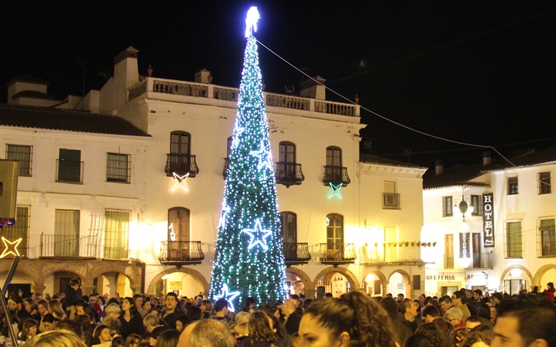 Zafra alumbra su Navidad
