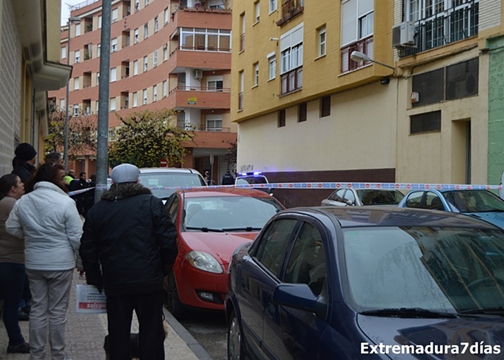 Fallece una mujer al caer de un cuarto piso en la barriada de San Fernando