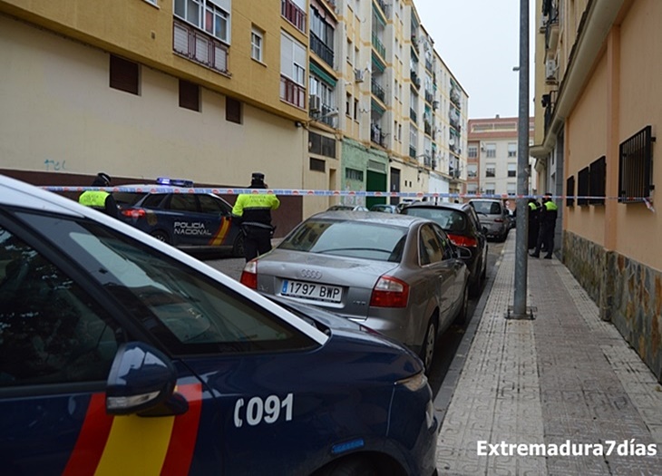 Fallece una mujer al caer de un cuarto piso en la barriada de San Fernando