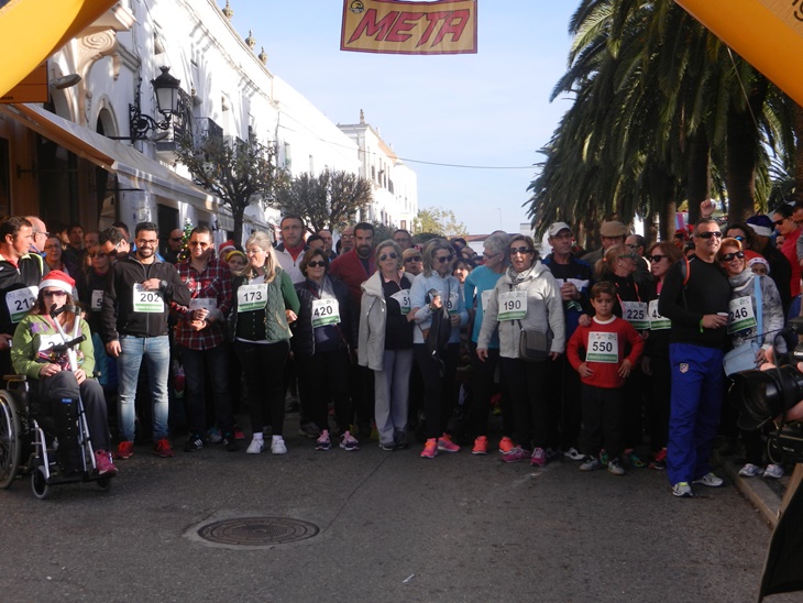 700 personas participan en la IV Carrera Solidaria de Aprosuba-14 en Olivenza