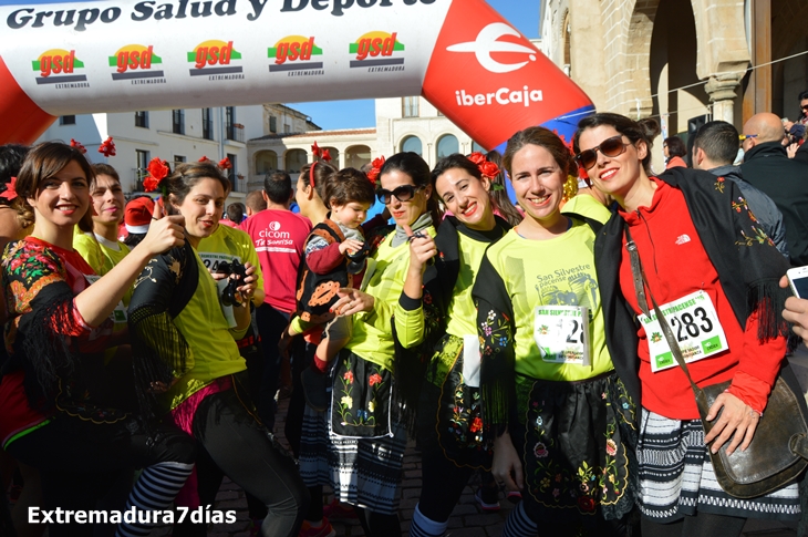 Búscate en las imágenes de la San Silvestre de Badajoz