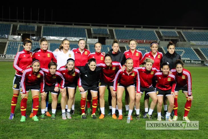 La selección española femenina se entrena en el Nuevo Vivero