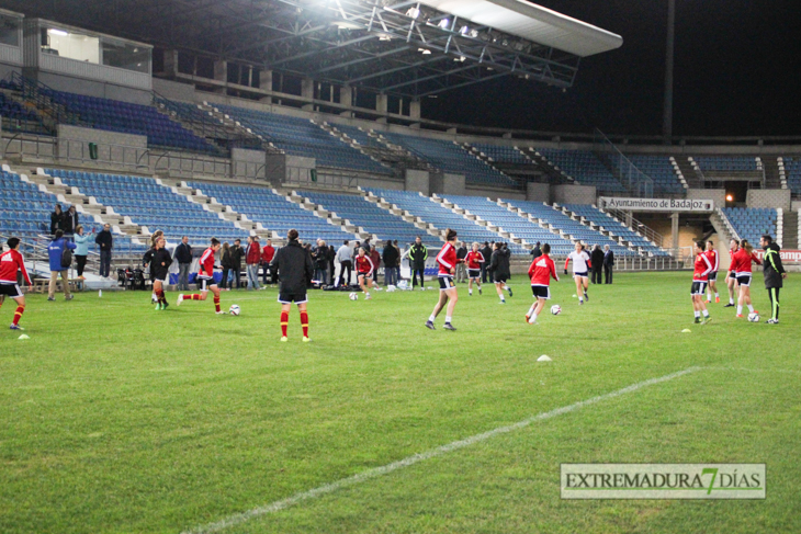 La selección española femenina se entrena en el Nuevo Vivero