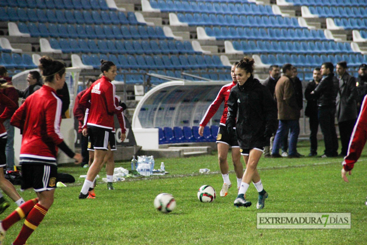 La selección española femenina se entrena en el Nuevo Vivero