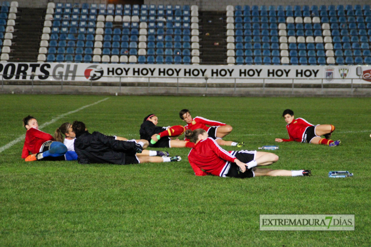 La selección española femenina se entrena en el Nuevo Vivero