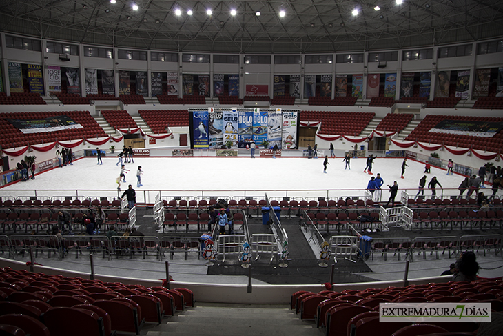 Extremeños y portugueses se dan cita en la gran Pista de Hielo de Elvas