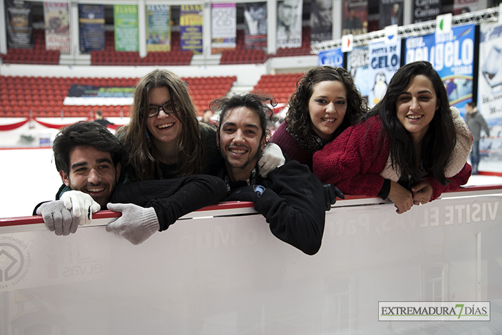 Extremeños y portugueses se dan cita en la gran Pista de Hielo de Elvas