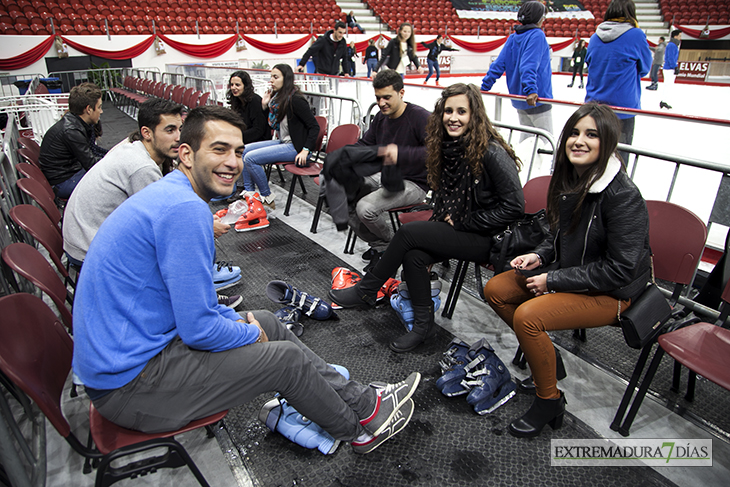 Extremeños y portugueses se dan cita en la gran Pista de Hielo de Elvas