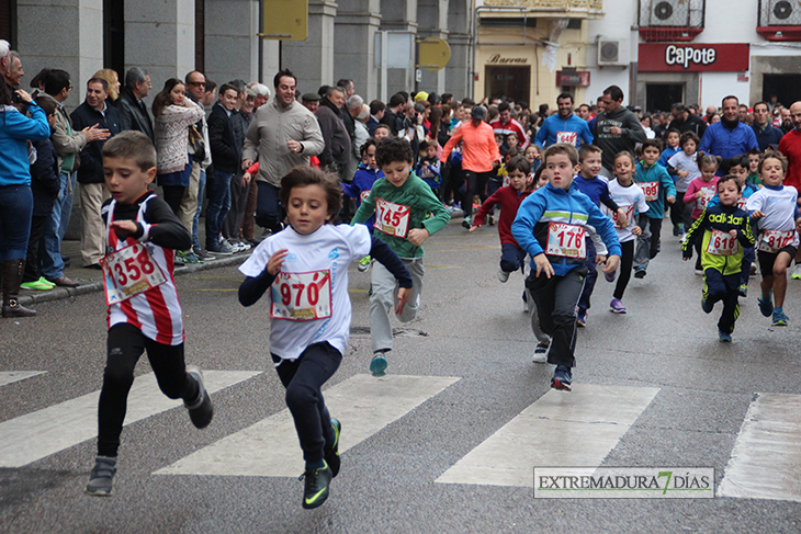 Búscate en las imágenes de la San Silvestre dombenitense