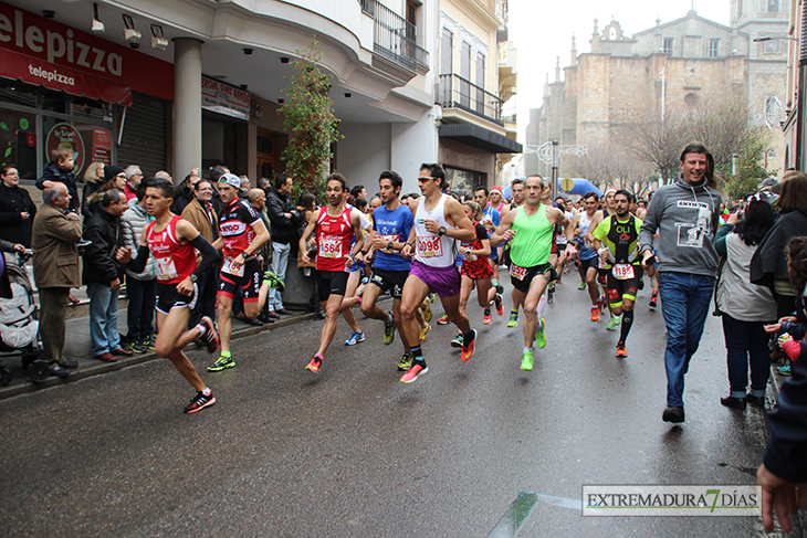 Búscate en las imágenes de la San Silvestre dombenitense