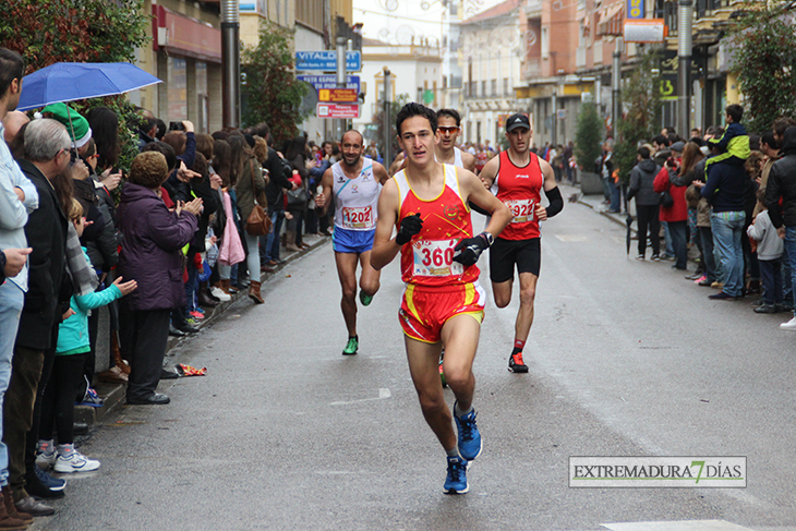 Búscate en las imágenes de la San Silvestre dombenitense