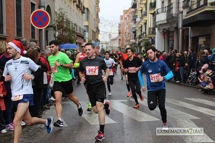 Búscate en las imágenes de la San Silvestre dombenitense