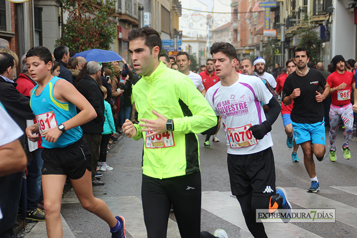 Búscate en las imágenes de la San Silvestre dombenitense