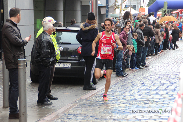 Búscate en las imágenes de la San Silvestre dombenitense