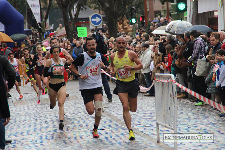 Búscate en las imágenes de la San Silvestre dombenitense